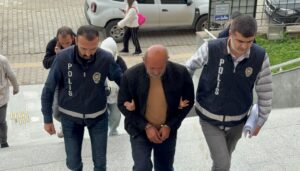 kiralik aracla kaza yapan oglu yuzunden banka soydu IAuHLnZn.jpg